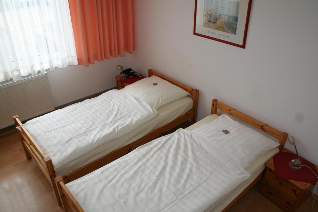 Hotel Lindenhof Есен Стая снимка