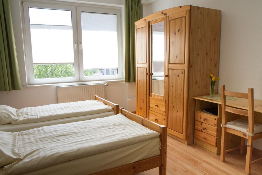 Hotel Lindenhof Есен Стая снимка