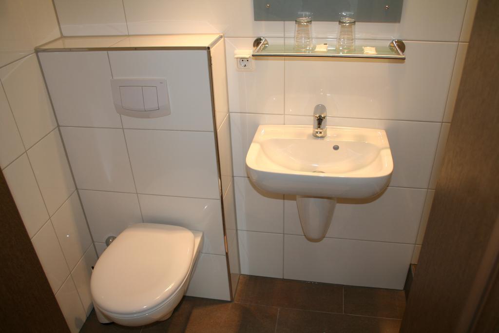 Hotel Lindenhof Есен Стая снимка